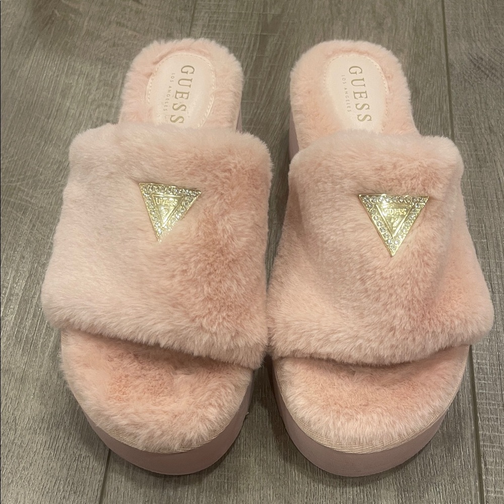 New Guess Women's Synthie Shearling Blush Faux Fur Slippers Size 7 - Picture 2 of 7